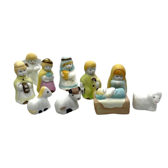 Miniature Nativity Scene Porcelain 10 Piece Set Vintage - Picture 1 of 12